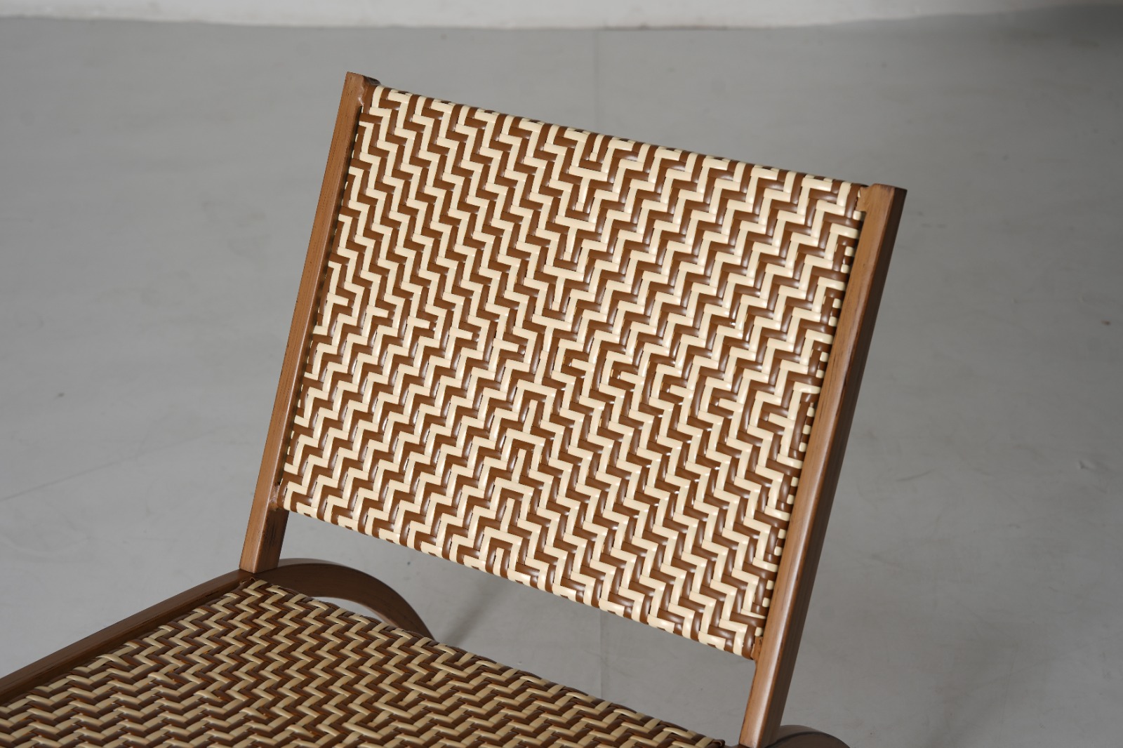 Chaise Basse